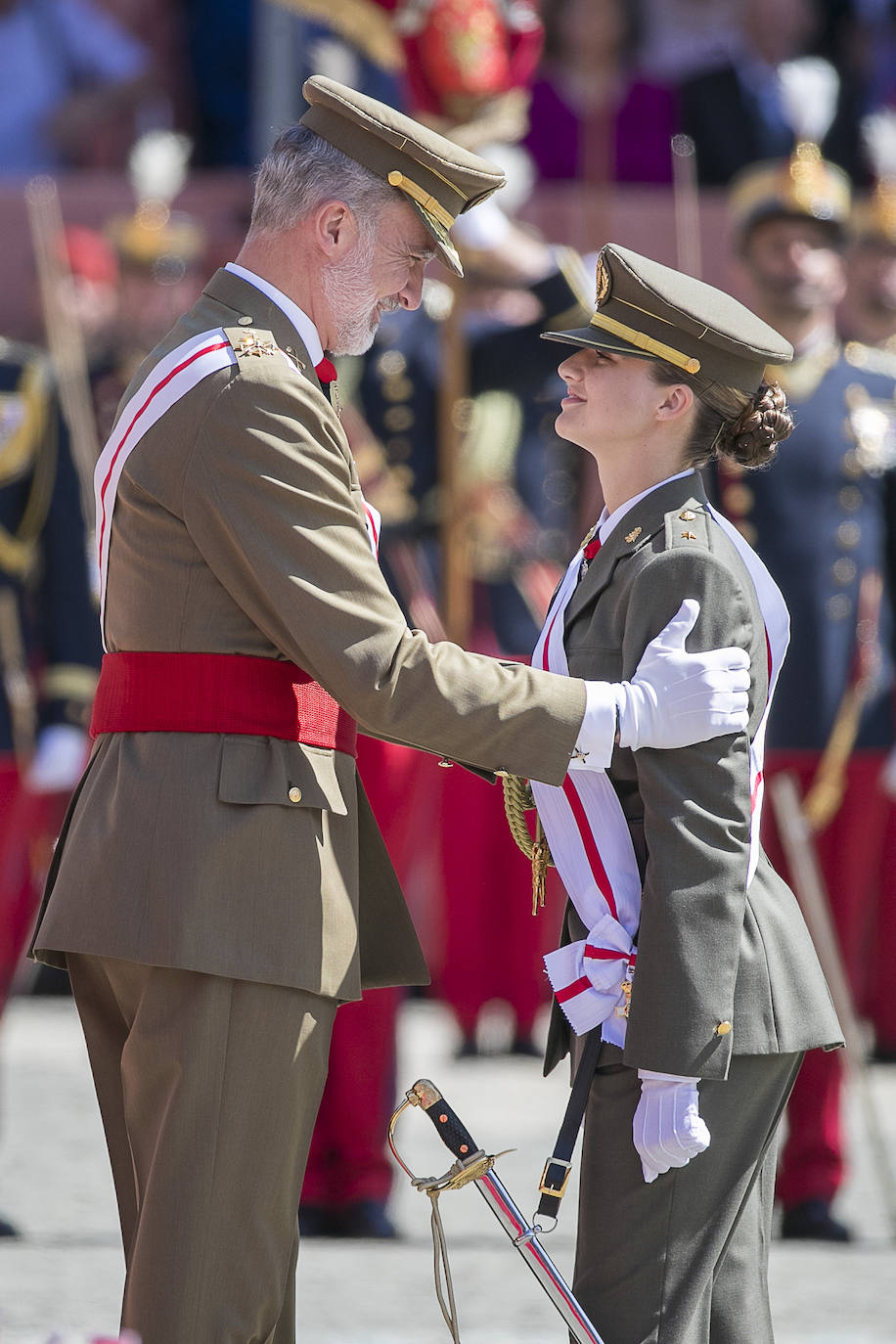 La princesa Leonor recibe la Gran Cruz del Mérito Militar