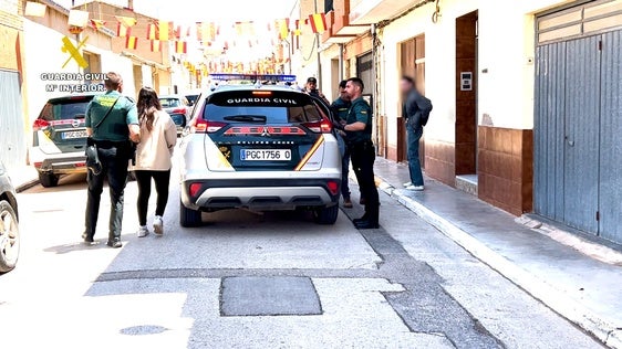 Momento de la detención de los dos vendedore de droga.