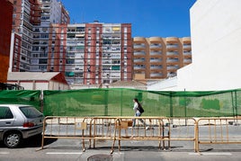 Obras para la construcción de una residencia de estudiantes en la avenida del Puerto de Valencia.