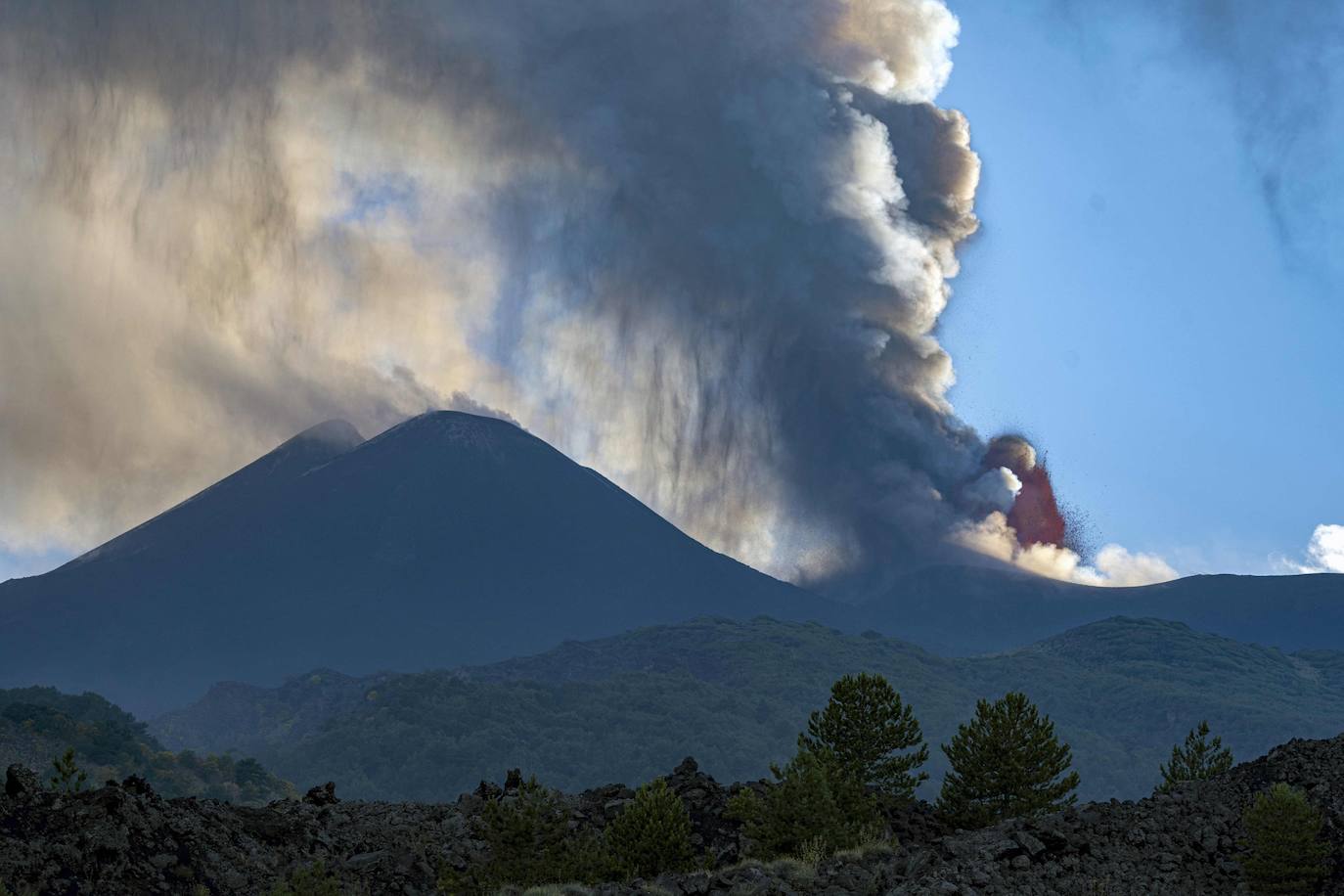 El Etna vuelve a &#039;rugir&#039; con fuerza en Italia