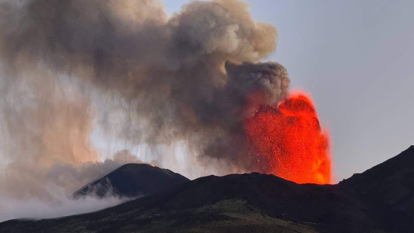 El Etna vuelve a &#039;rugir&#039; con fuerza en Italia