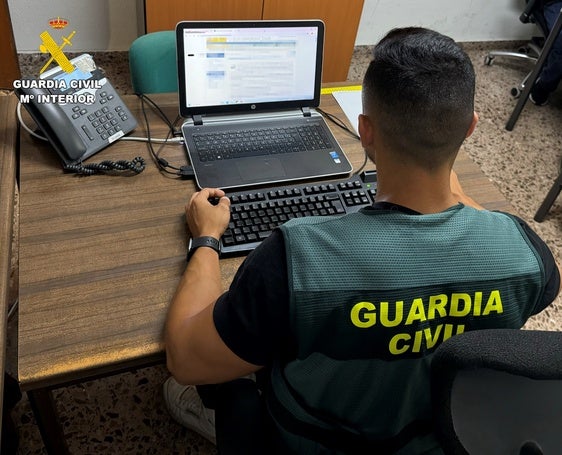 El investigado estafaba a través de una conocida red social.