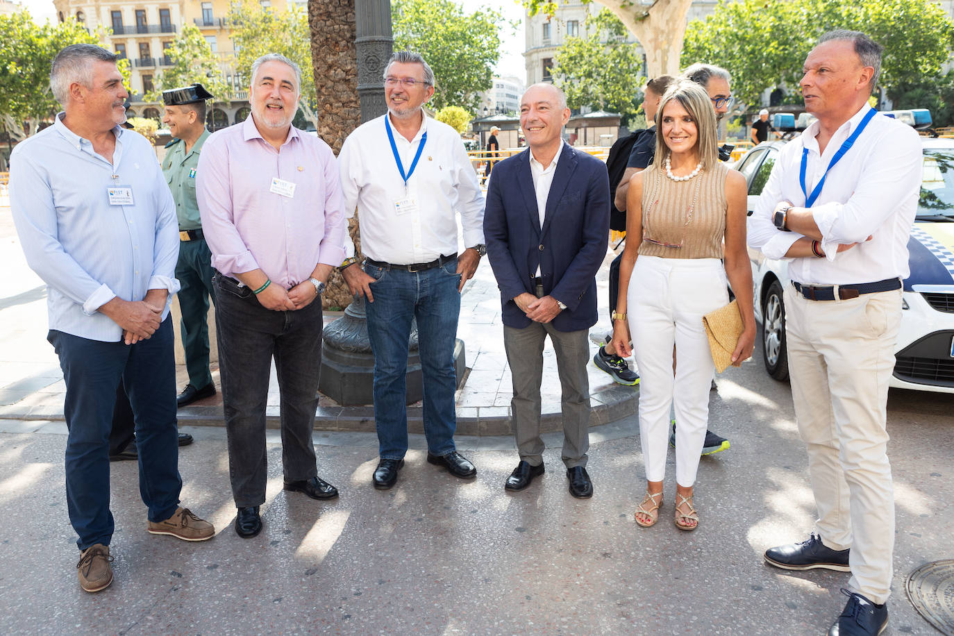 Los transportistas desfilan por Valencia para celebrar el día de San Cristóbal