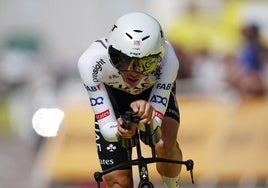 Ayuso, durante la crono del pasado viernes en el Tour de Francia.