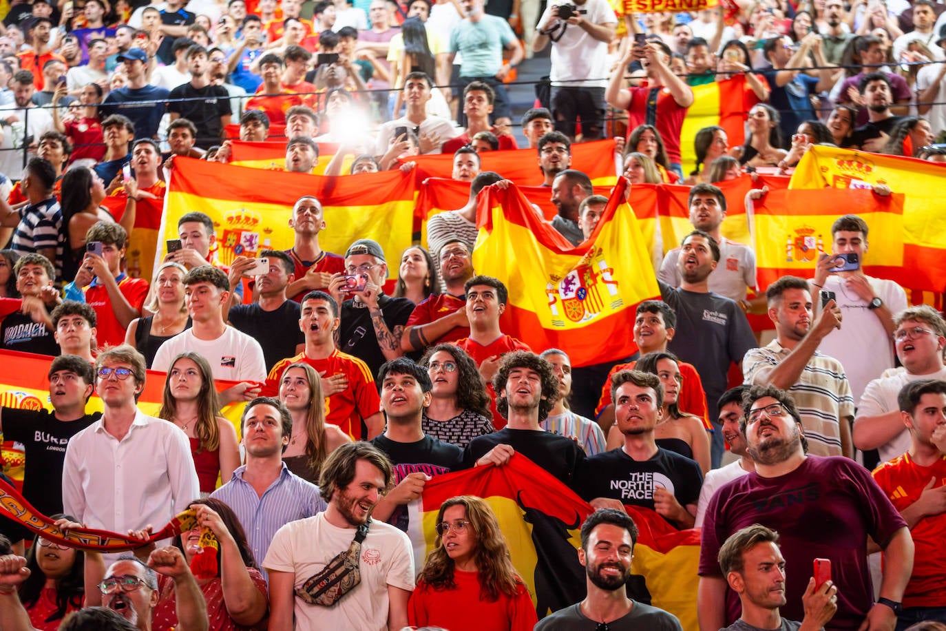 La Fonteta estalla con la victoria de España frente a Francia en la semifinal de la Eurocopa