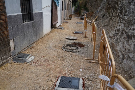 Obras en la calle Menor Cuesta de Xàtiva.