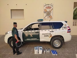 Muestras recogidas por la Guardia Civil.