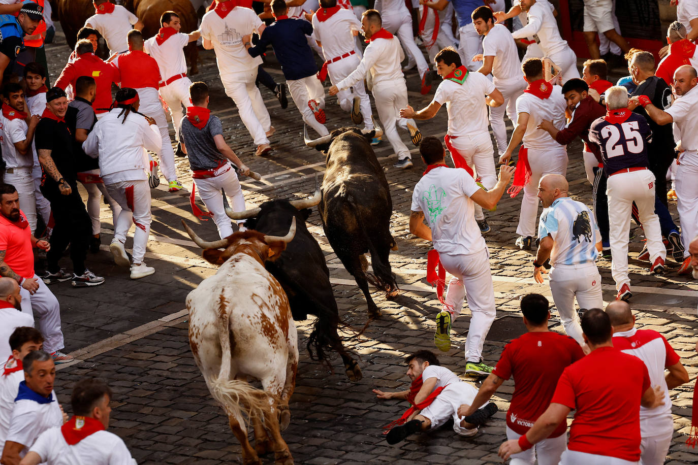 Las mejores imágenes del quinto encierro de San Fermín