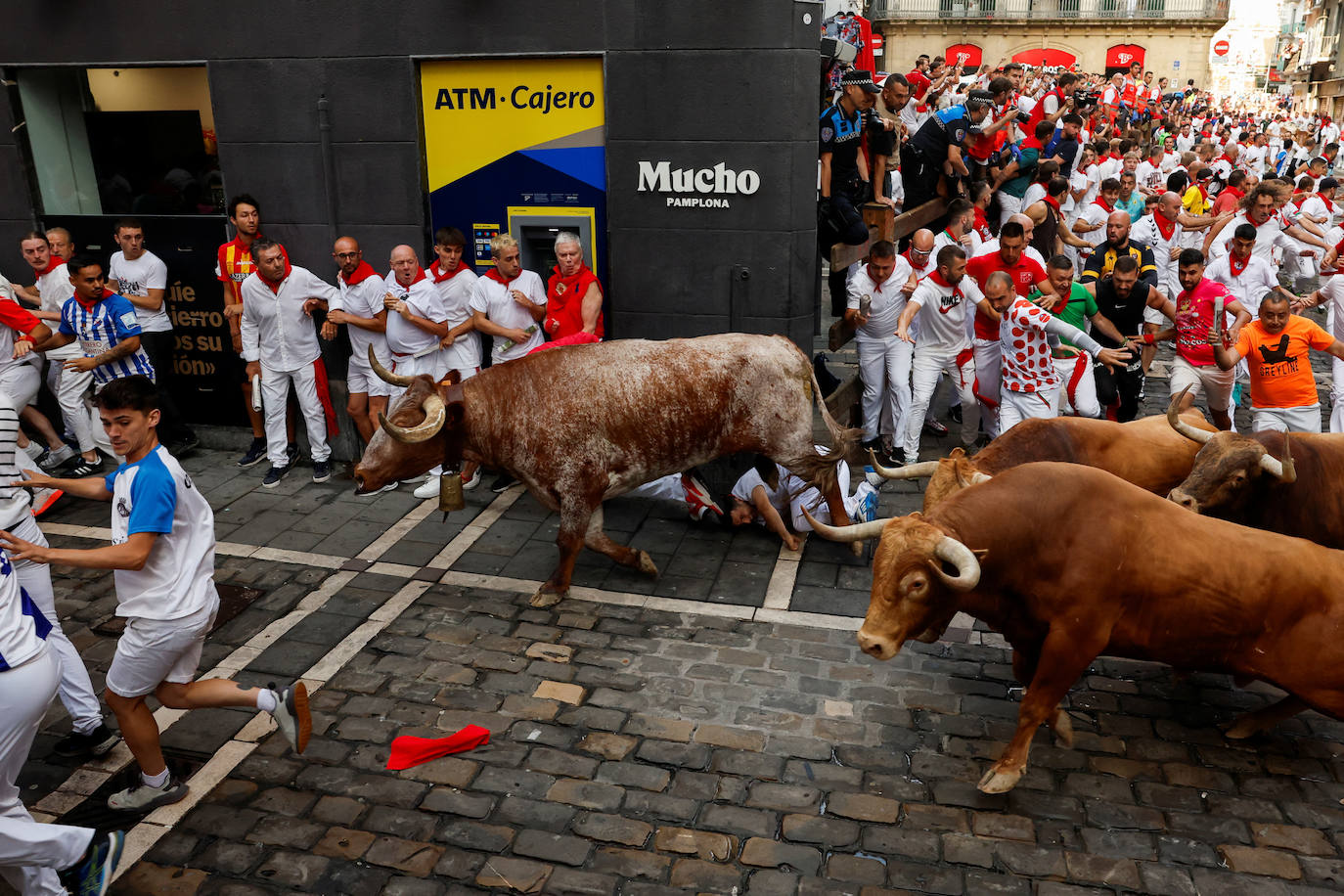 Las mejores imágenes del quinto encierro de San Fermín