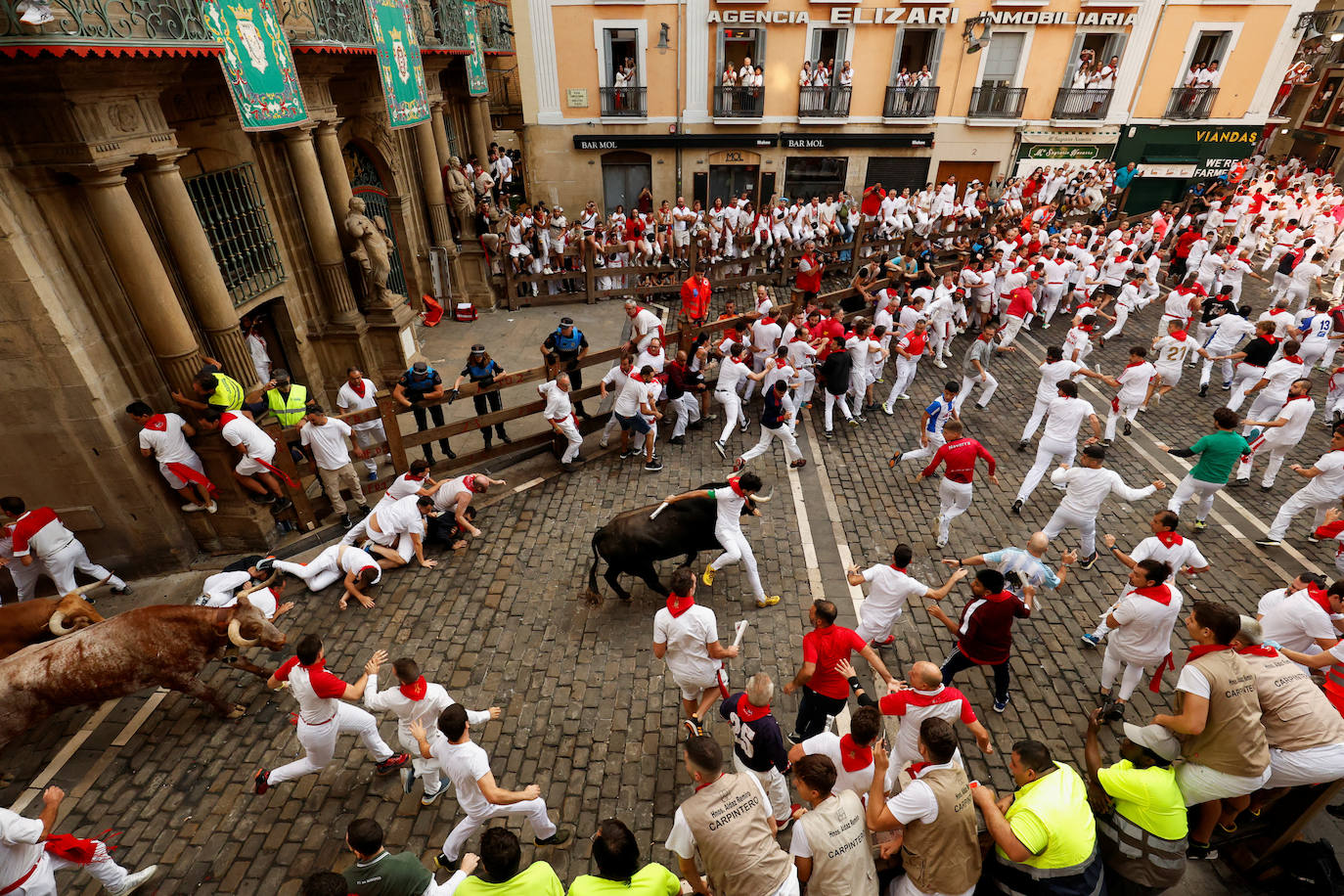 Las mejores imágenes del quinto encierro de San Fermín