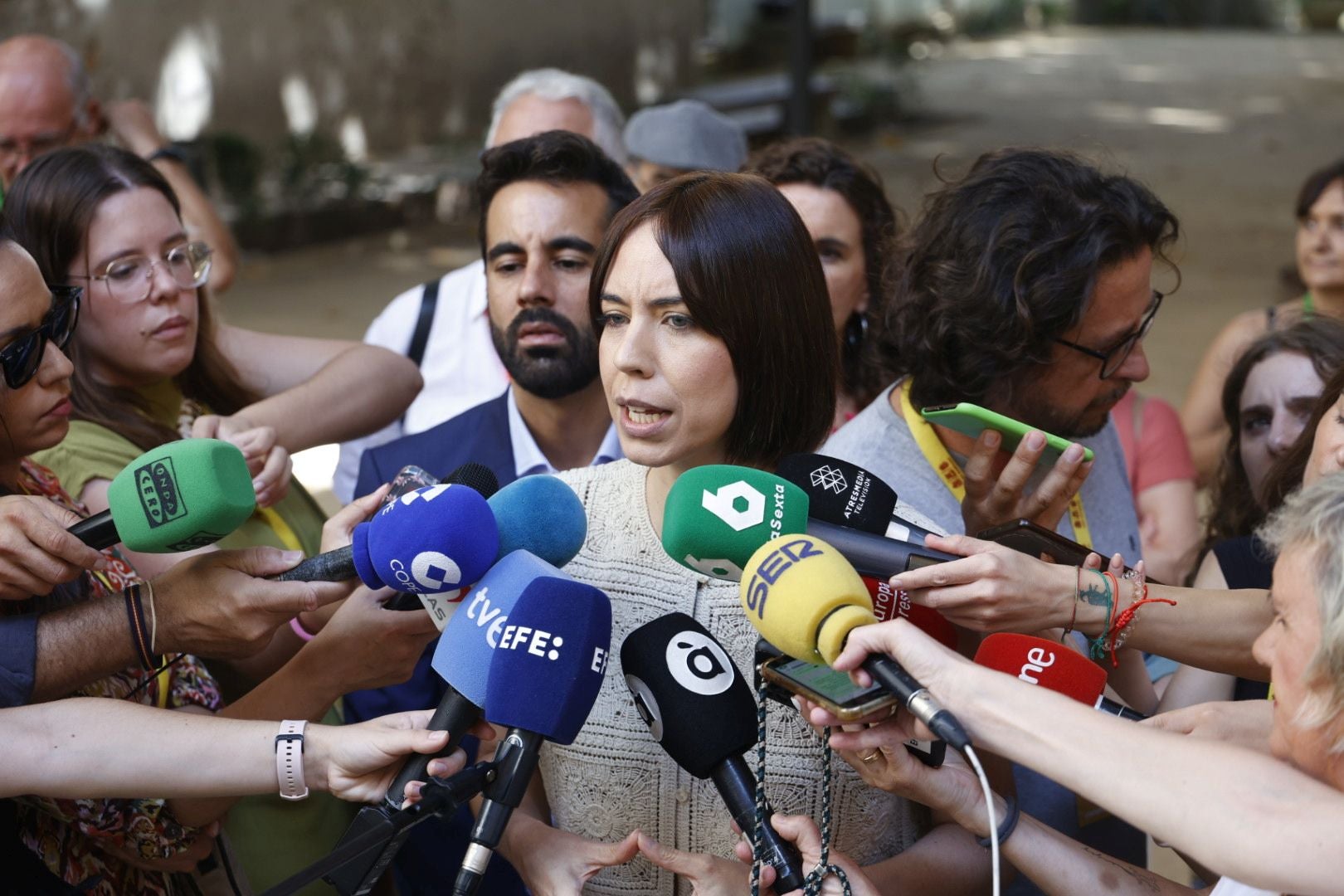 La sesión de control a Mazón de este jueves en Les Corts, en imágenes