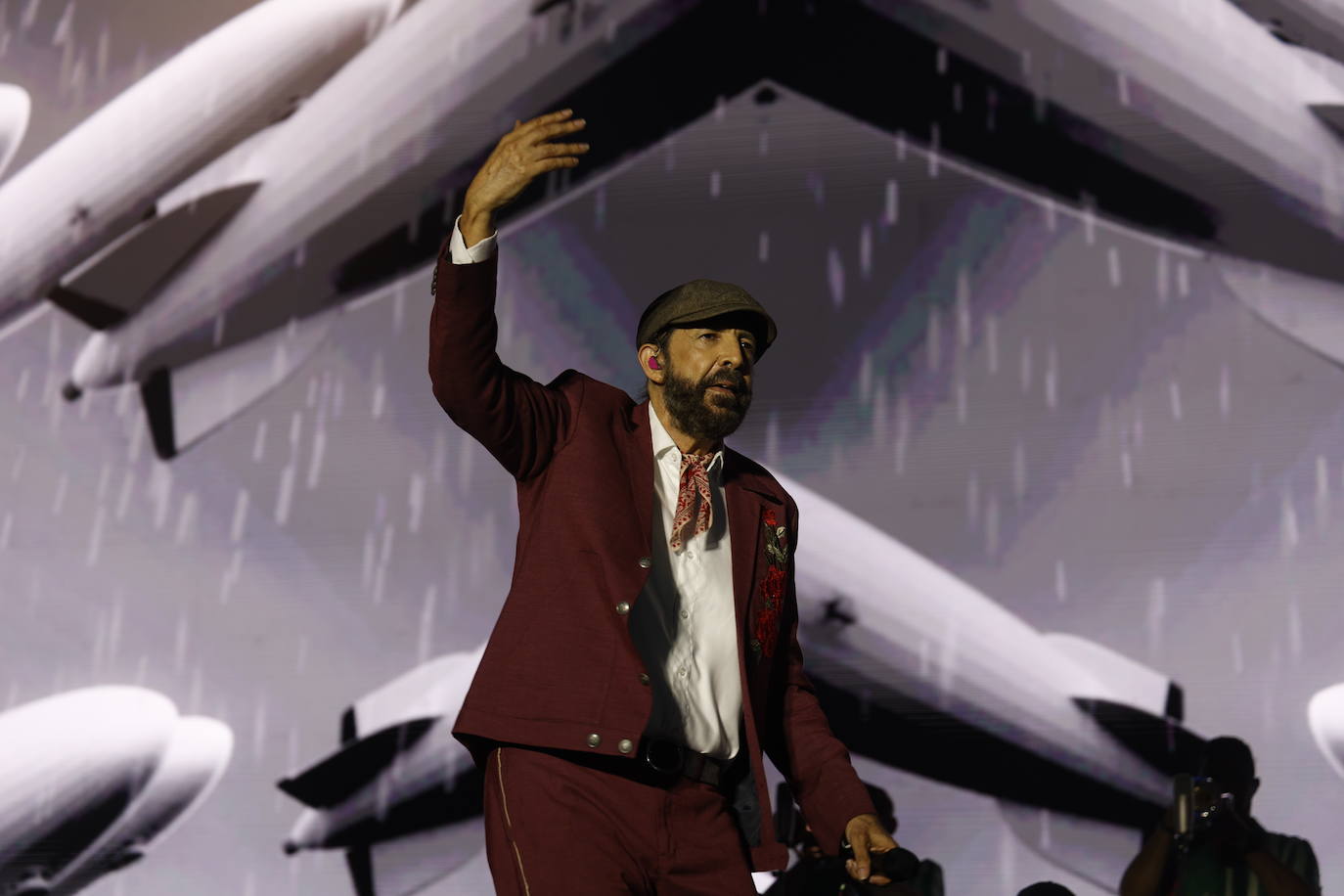 Juan Luis Guerra pone a Valencia a bailar bachata