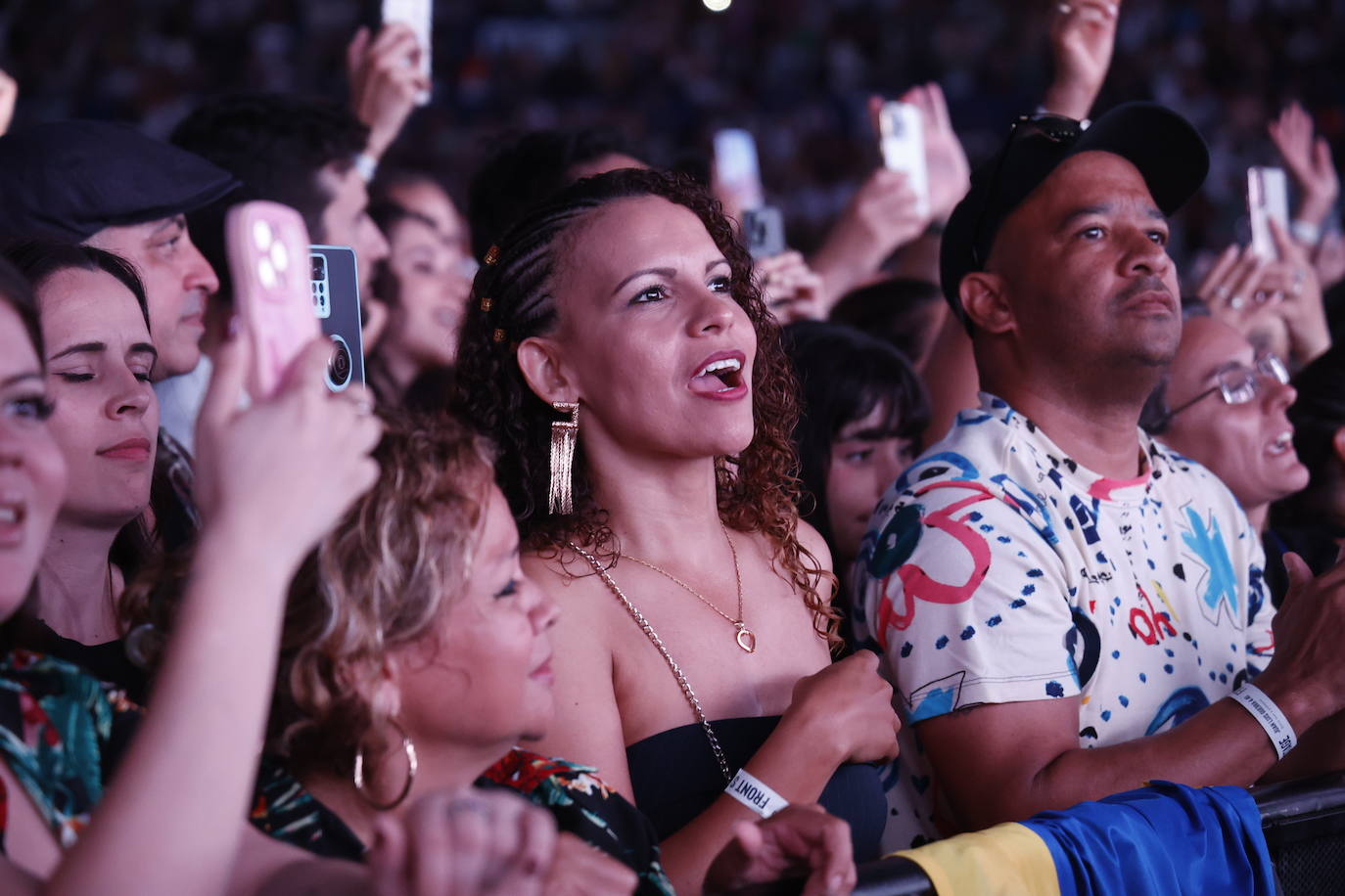 Juan Luis Guerra pone a Valencia a bailar bachata