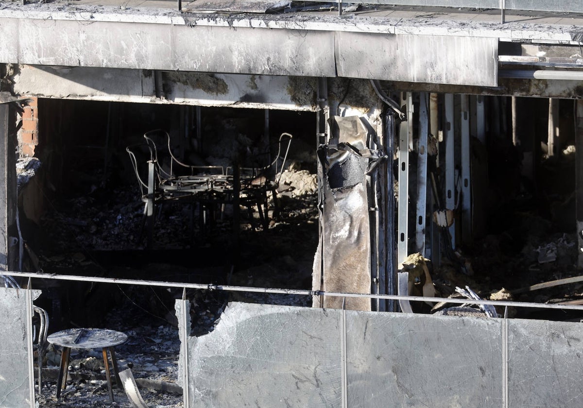 El interior de las viviendas de Campanar después del fuego.