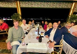 Iván Viñuales, Pablo Terol, Inma Sobrino, Juan Carlos Ramón, José Vilata, Ana Darder, María Valero y Vicente García en la cena del Rotary Club de Xàbia.