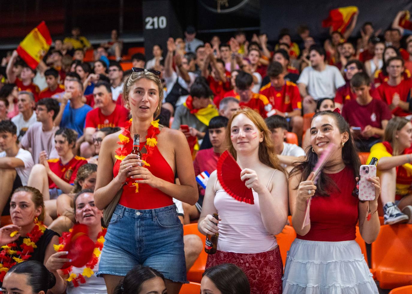 La Fonteta vibra con la final de España en la Eurocopa