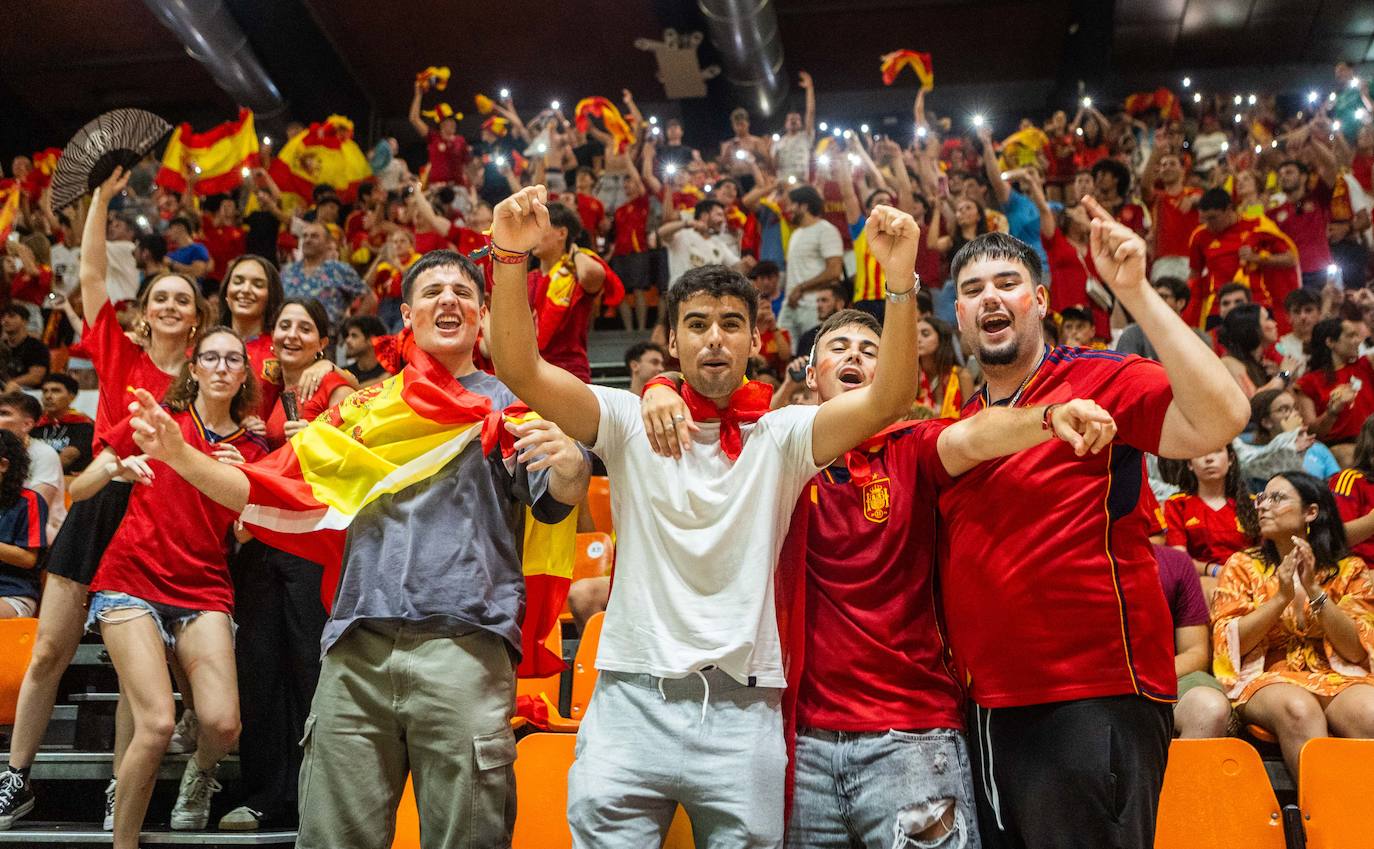 La Fonteta vibra con la final de España en la Eurocopa