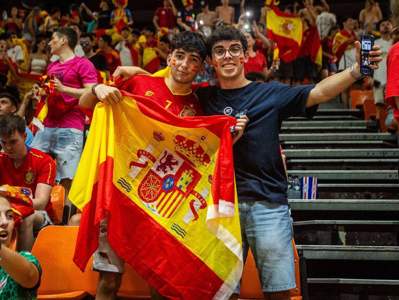 La Fonteta vibra con la final de España en la Eurocopa