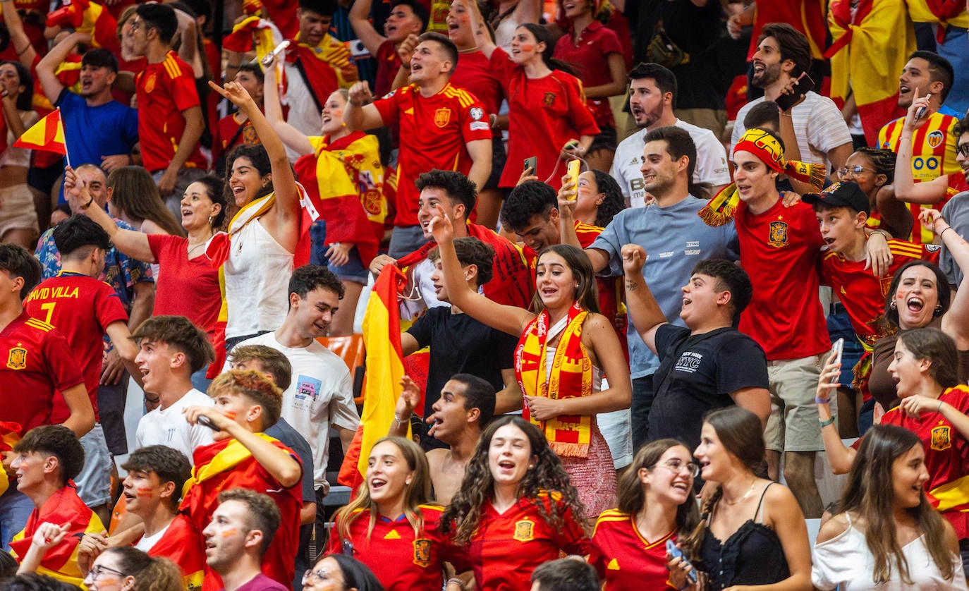 La Fonteta vibra con la final de España en la Eurocopa