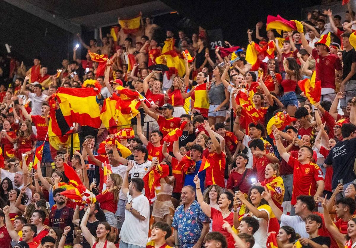 La Fonteta vibra con la final de España en la Eurocopa