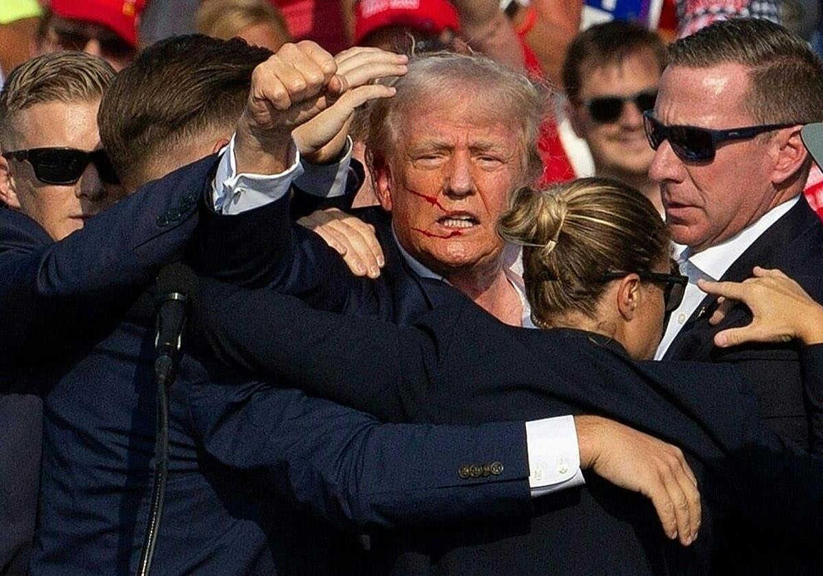 Trump, tras los disparos.