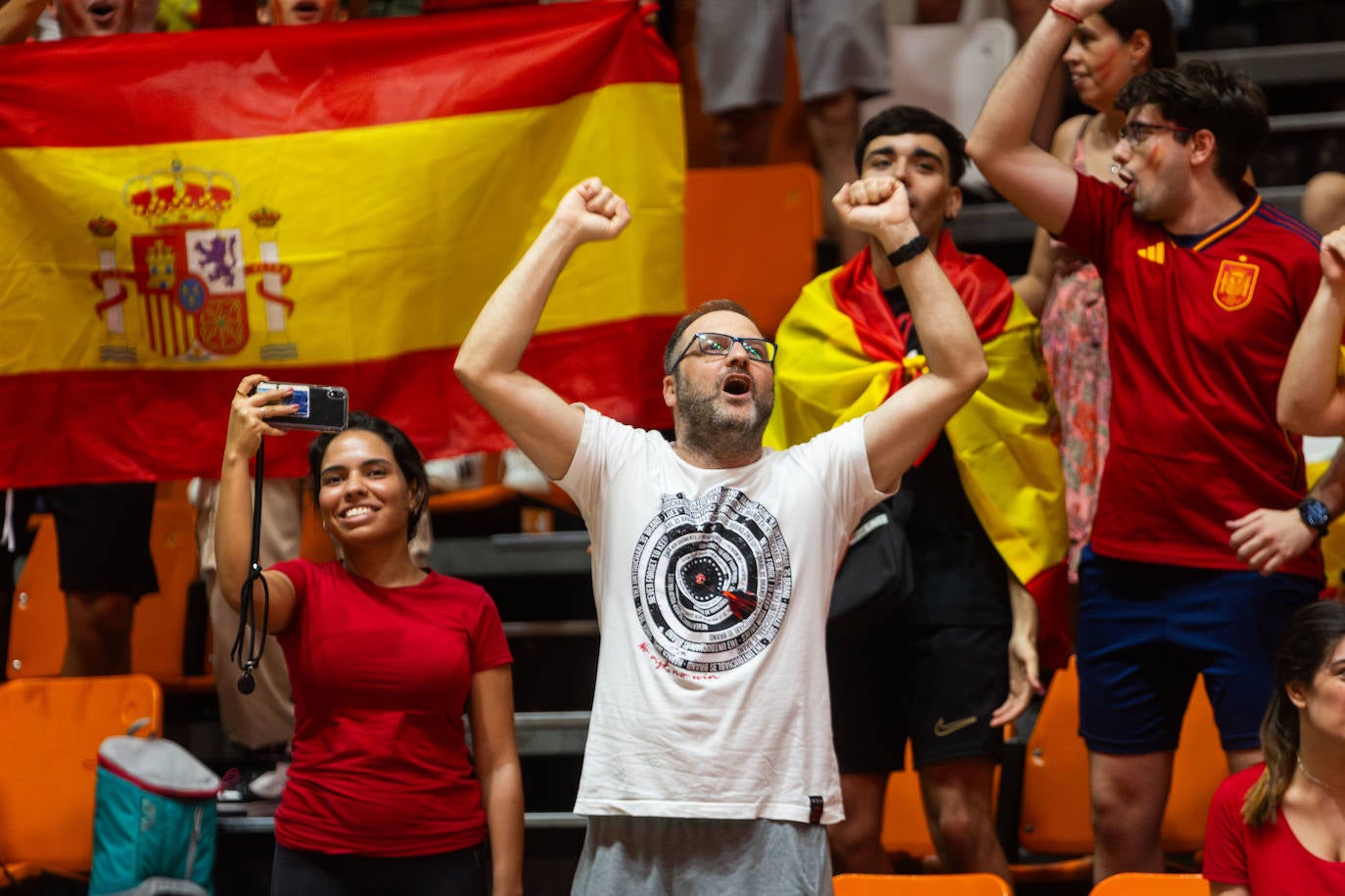 La Fonteta vibra con la final de España en la Eurocopa