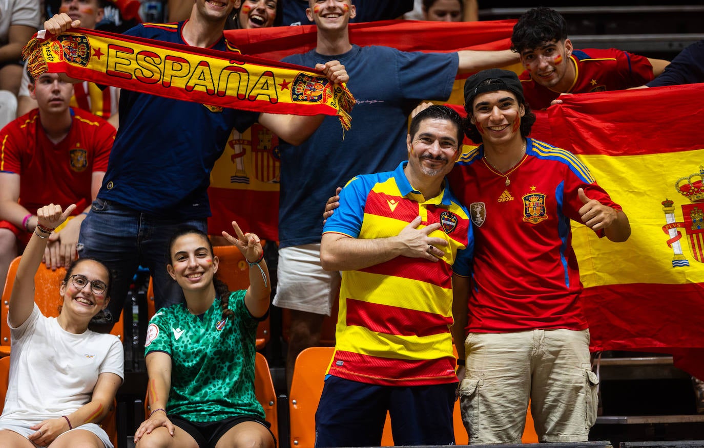 La Fonteta vibra con la final de España en la Eurocopa