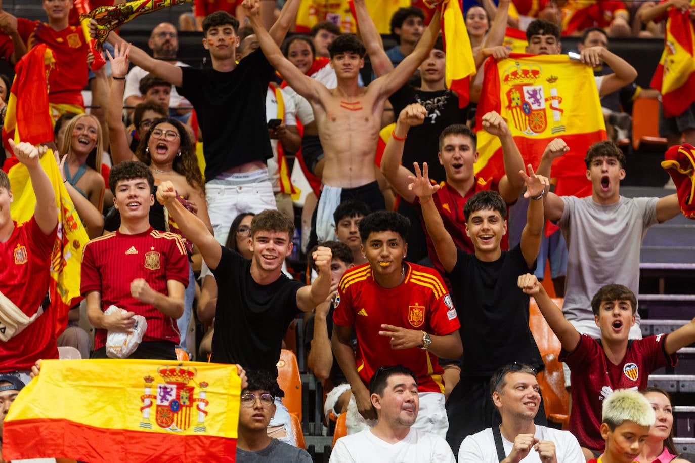 La Fonteta vibra con la final de España en la Eurocopa