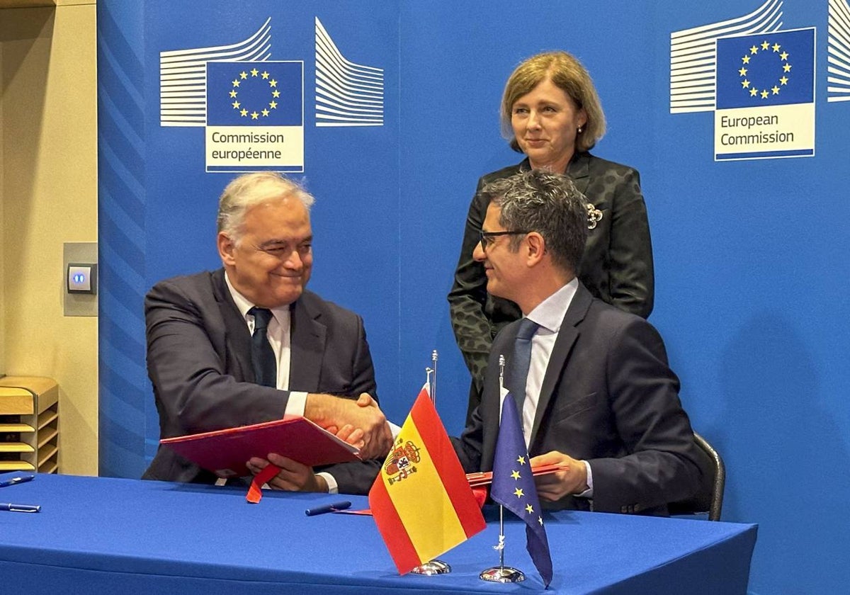 González Pons con el ministro Bolaños cuando desbloquearon el Poder Judicial.