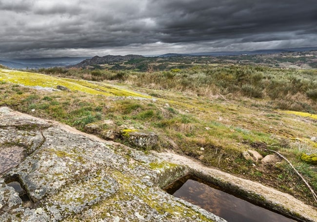 Lagar milenario en el viñedo de la DO Monterrei