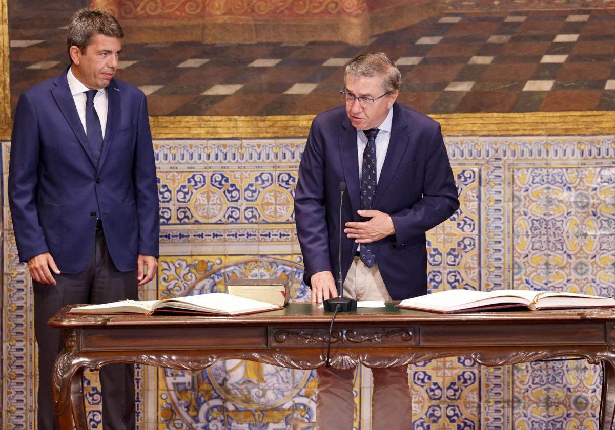 Carlos Mazón preside la toma de posesión del conseller de Cultura, Educación, Universidades y Empleo, José Antonio Rovira, este martes.