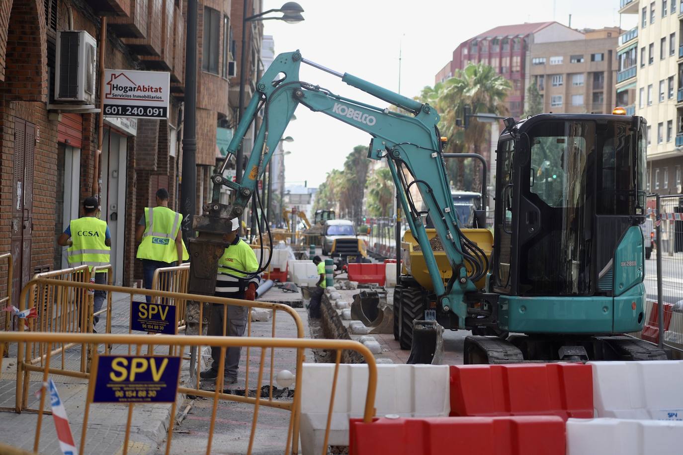 Obras en la avenida Cardenal Benlloch de Valencia