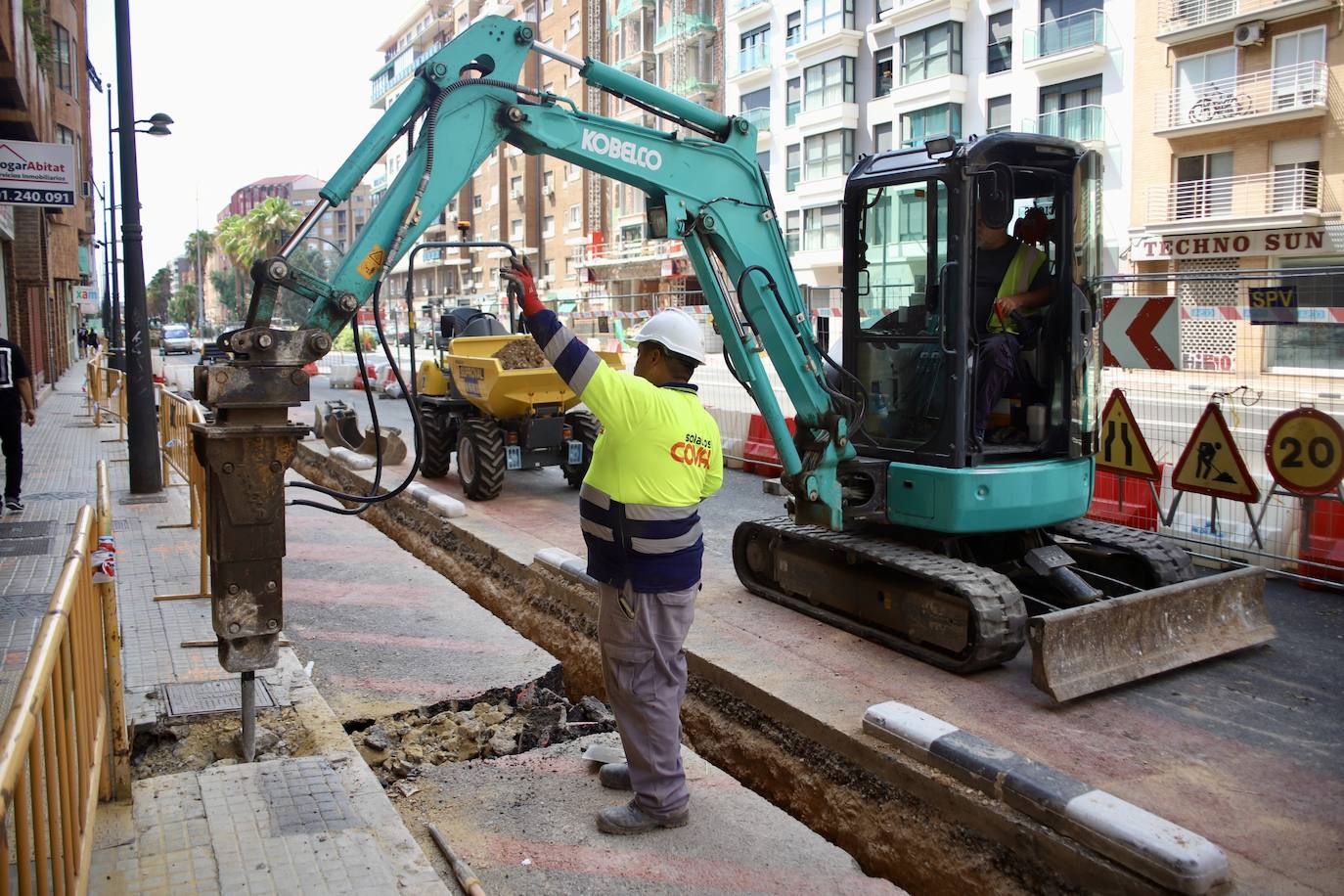 Obras en la avenida Cardenal Benlloch de Valencia