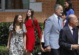 Leonor y Sofía sorprenden a sus compañeros del colegio de Gales