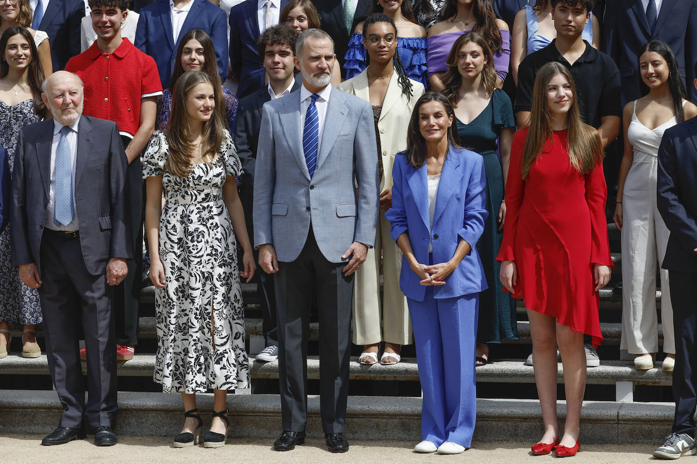 Leonor y Sofía sorprenden a sus compañeros del colegio de Gales