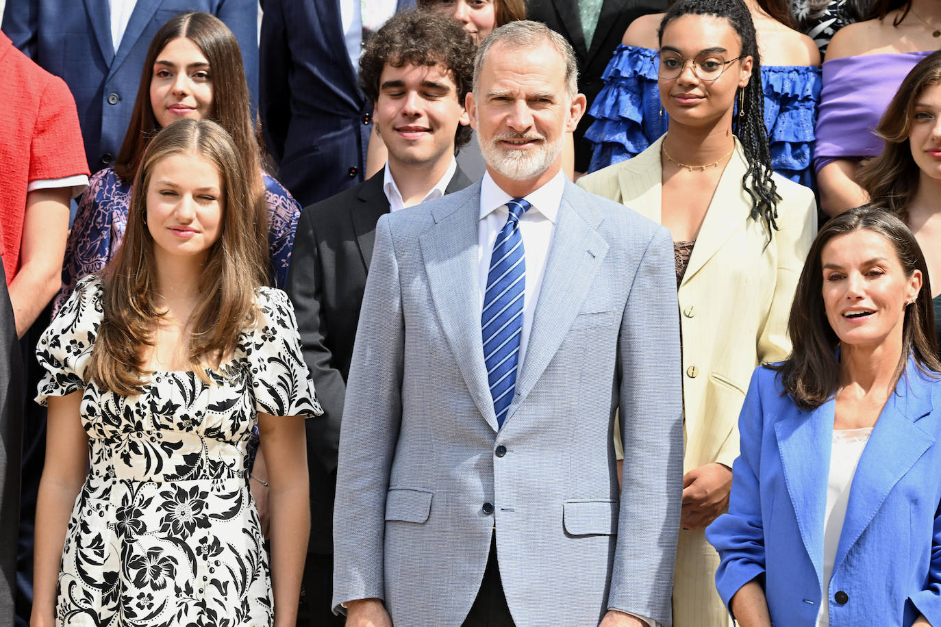 Leonor y Sofía sorprenden a sus compañeros del colegio de Gales