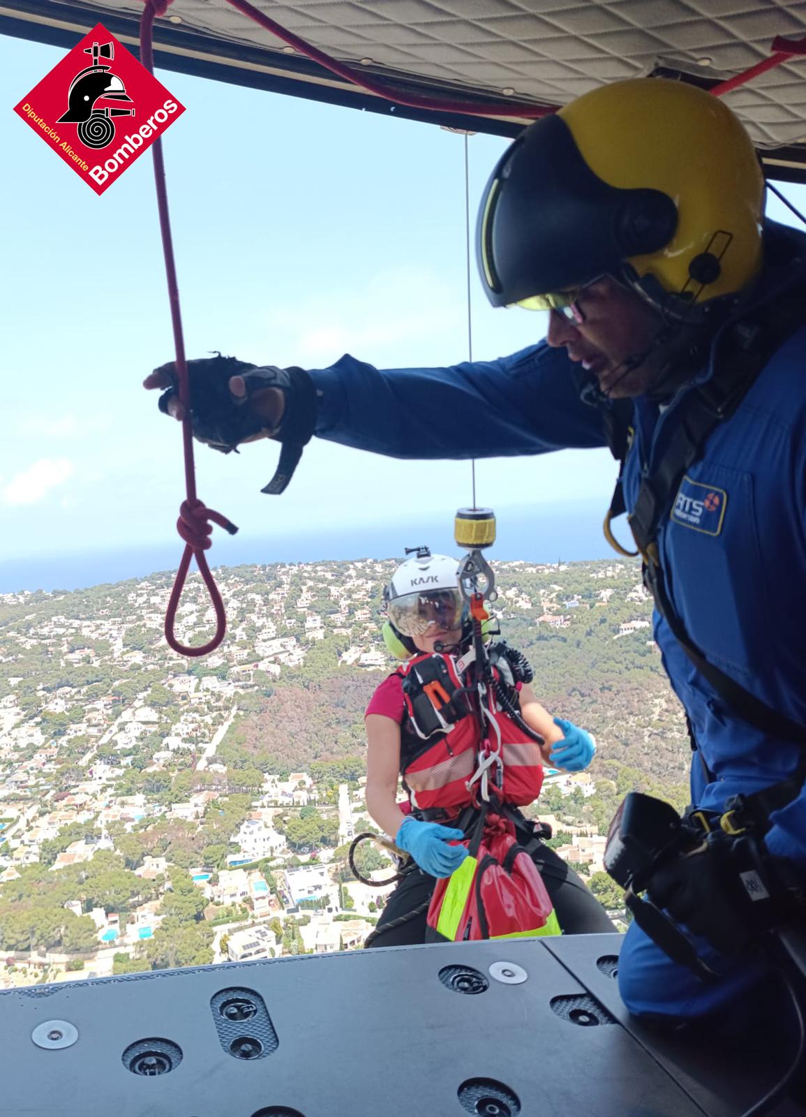 Momento de la evacuación en helicóptero.