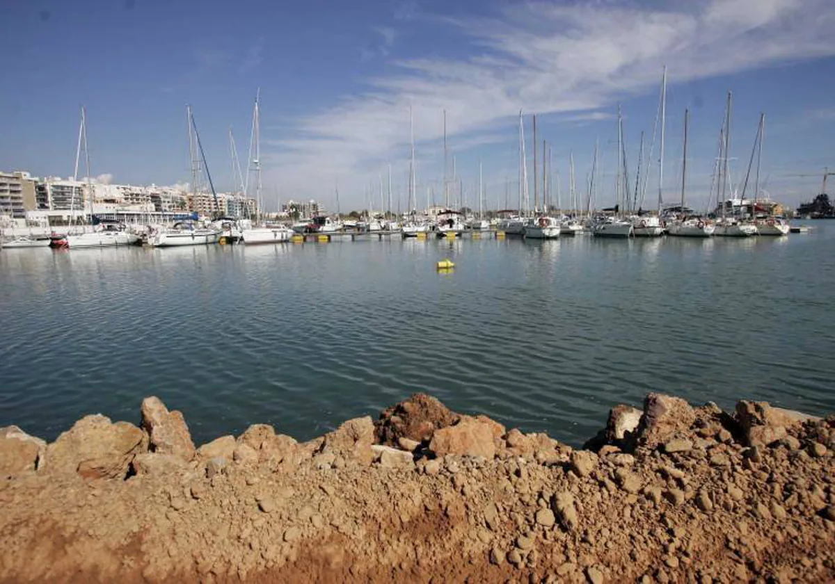 Hallan un cadáver en el mar en Burriana 