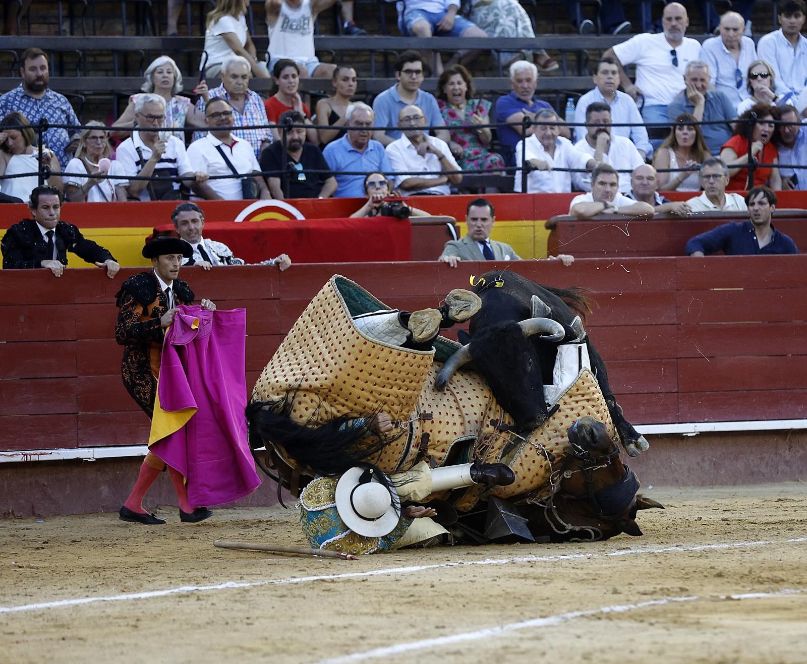 Así fue el derrumbe del sexto toro en Valencia