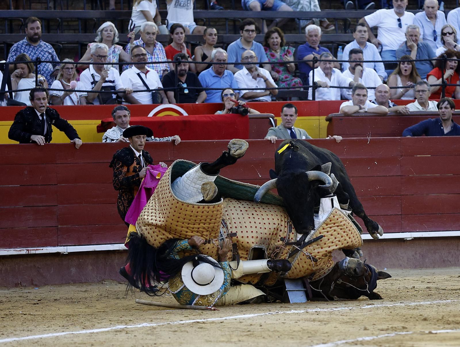 Así fue el derrumbe del sexto toro en Valencia