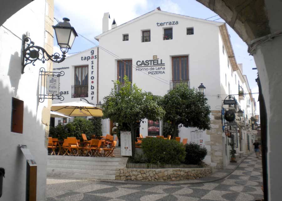 Pizzería El Castell, en el casco antiguo. El municipio es conocido por sus pizzas.