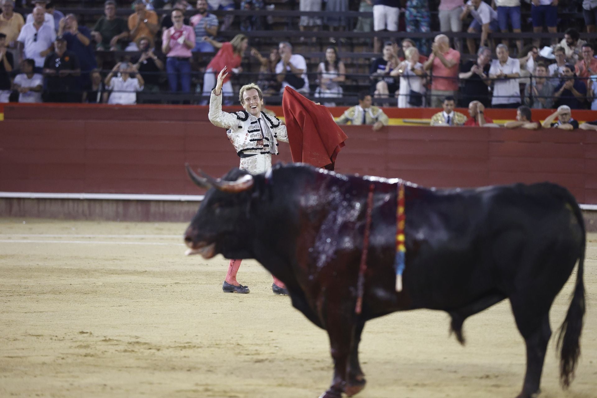 Román, durante su faena a Escondido