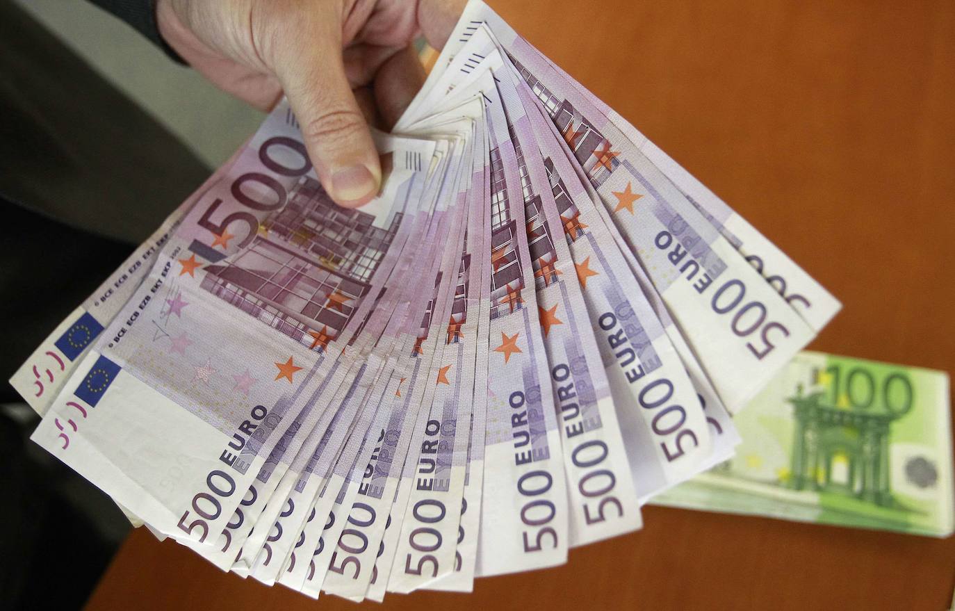 La cantidad de dinero que puedes llevar en la maleta si vas de viaje
