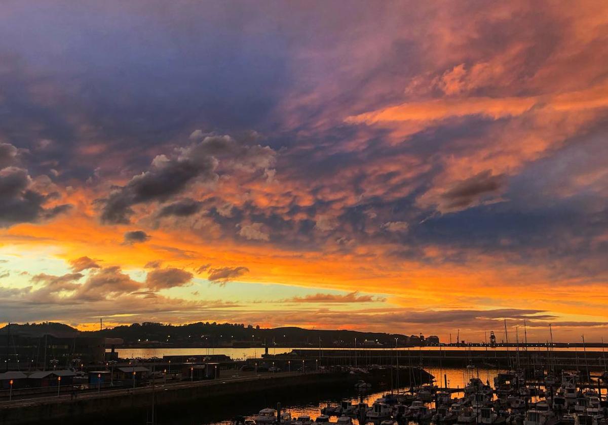 Puesta de sol en el muelle.