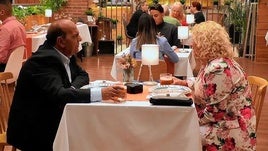 José y Loles durante su cita en 'First Dates'.