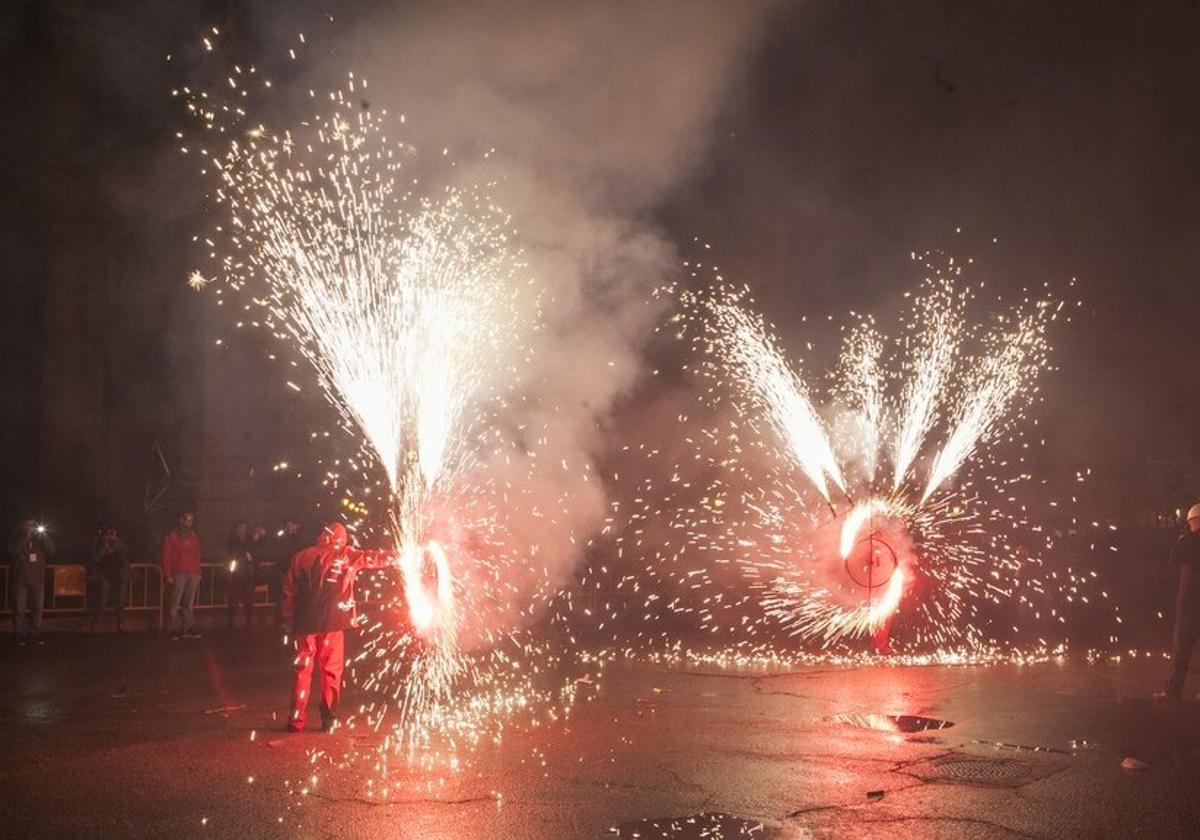 Valencia dispara dos castillos de fuegos artificiales este fin de semana en horarios distintos para poner el broche a la Feria de Julio