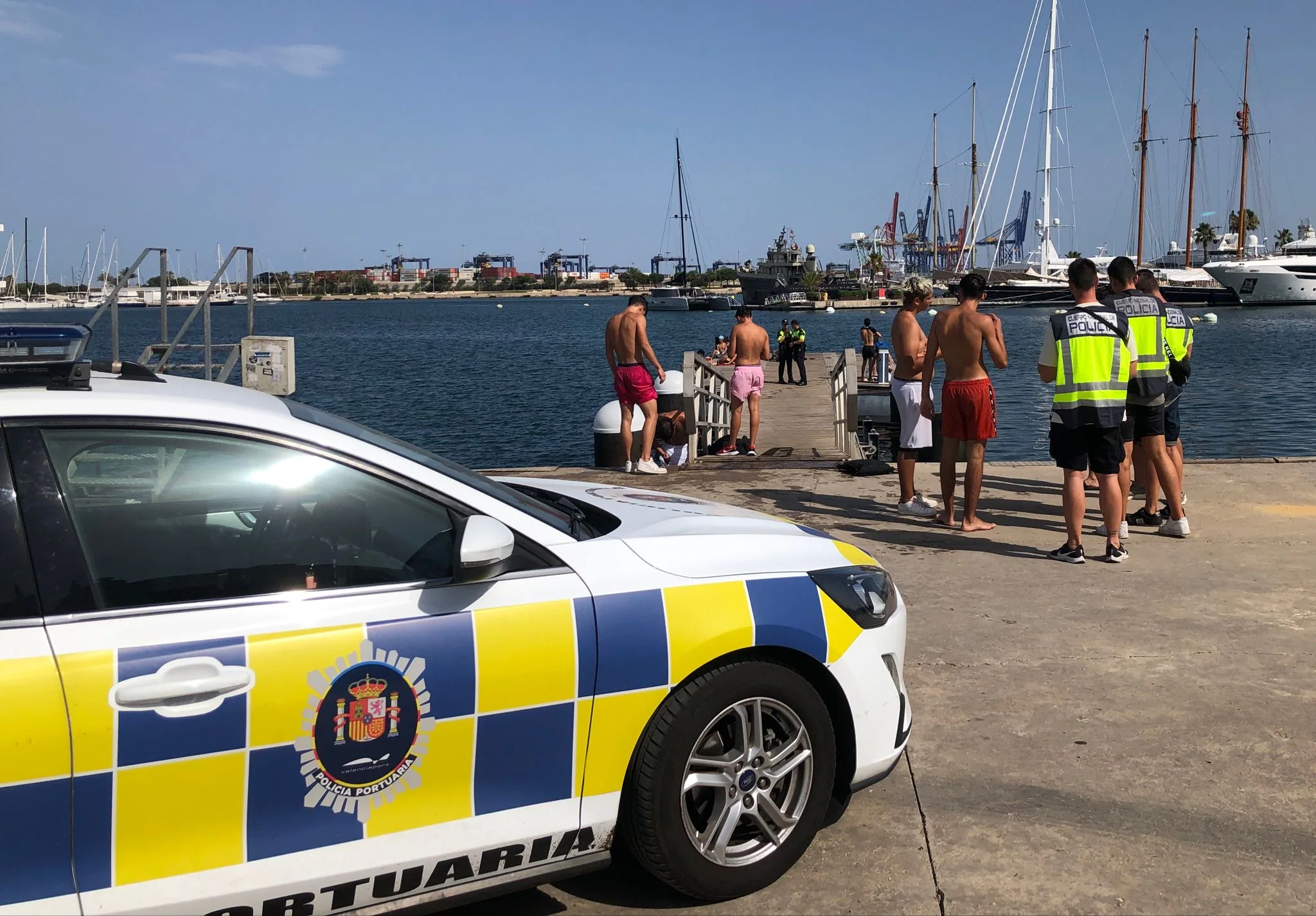 Prohibido bañarse en el Puerto de Valencia 