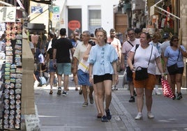 Ambiente en el centro de Valencia, este jueves.