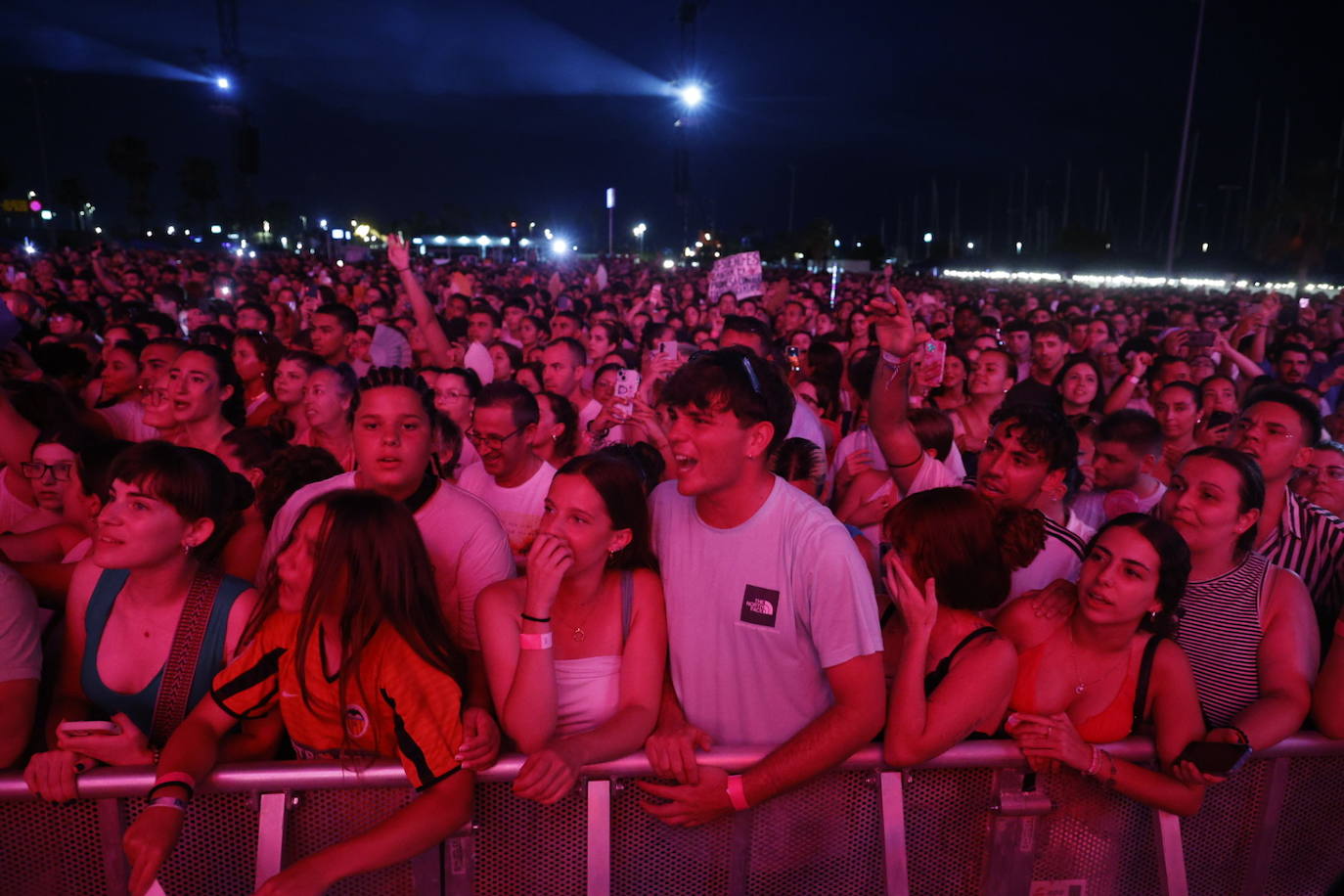 Melendi pone a bailar a Valencia con su gira &#039;20 años sin noticias&#039;