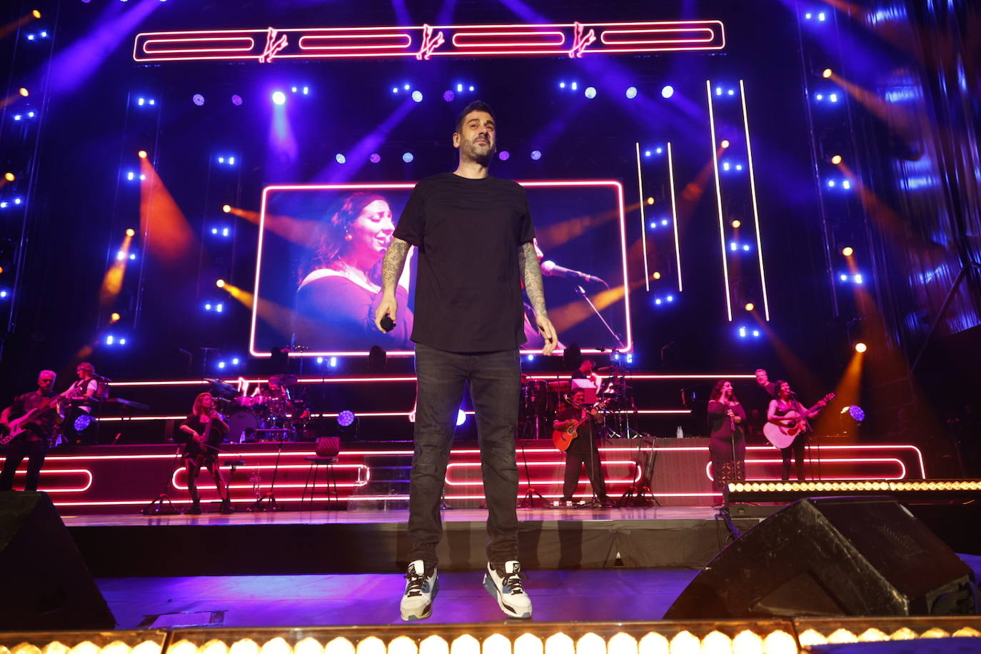 Melendi pone a bailar a Valencia con su gira &#039;20 años sin noticias&#039;